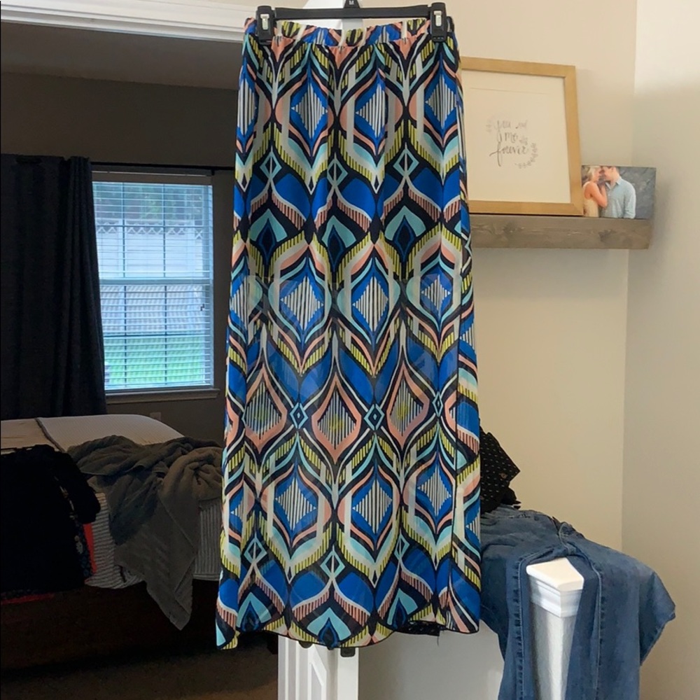 Designed maxi skirt